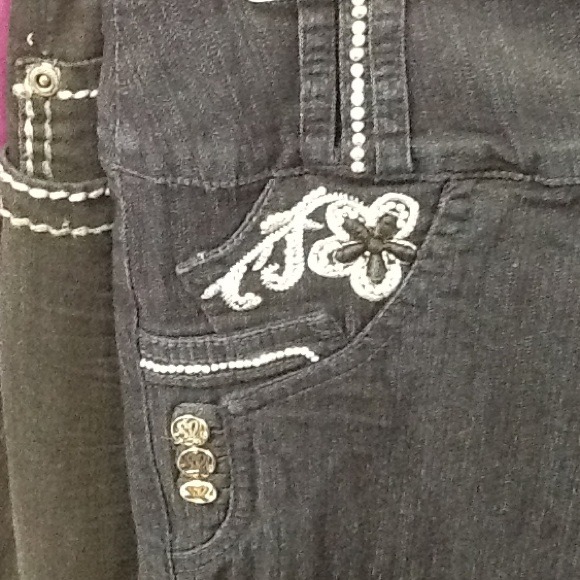 Colombian Jeans - Picture 2 of 4