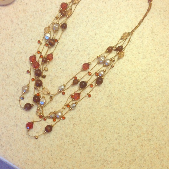 Amber tone and pearl necklace