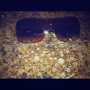 Brown union bay sunglasses gold pair of earrings