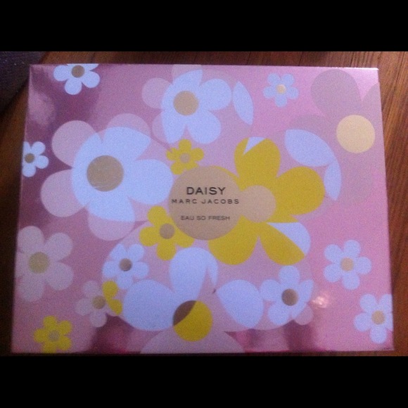 Marc Jacobs Other - Marc Jacobs perfume set