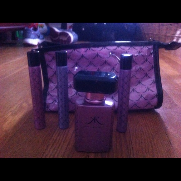 Kim kardashian perfume set