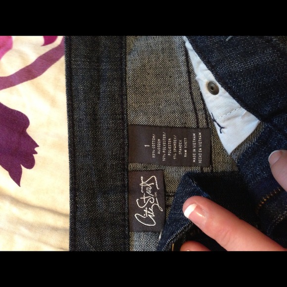 NWOT Dark denim skirt with pretty metallic details - Picture 2 of 3