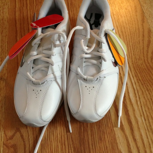 White nikes - Picture 1 of 4
