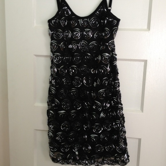 Black Dress w/ Silver Roses 🌹 - Picture 2 of 3