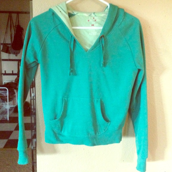 Cute! Green sweatshirt/hoodie.