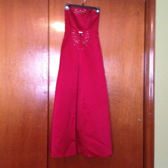 Red prom dress brand new with tags of tailor.