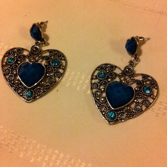 Blue heart dangly earrings