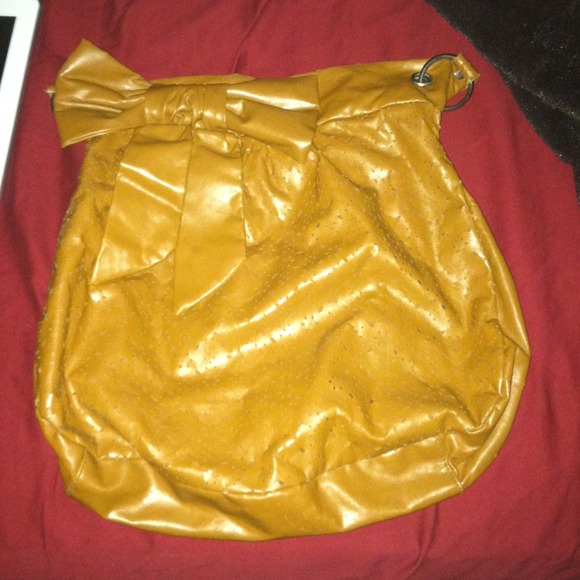 Brown shoulder bag !