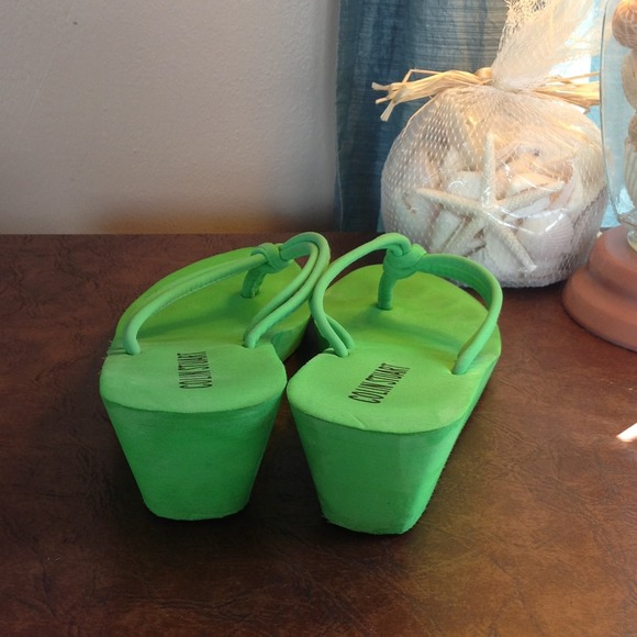 🍏Colin Stuart wedge flip flops: get summer-ready! - Picture 3 of 3