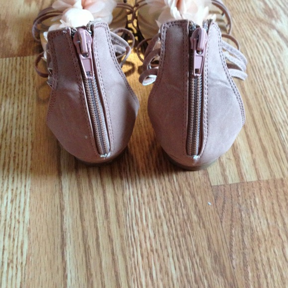 Floral sandals - Picture 2 of 3