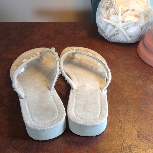 🎺Mossimo sandals, sz 7.  Fun details! - Picture 2 of 2