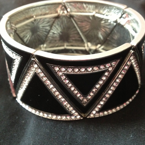 TRADED🎀 Triangle bracelet! - Picture 2 of 2