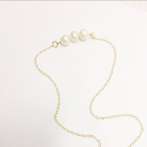 Freshwater Pearl Bar Necklace by MintEli