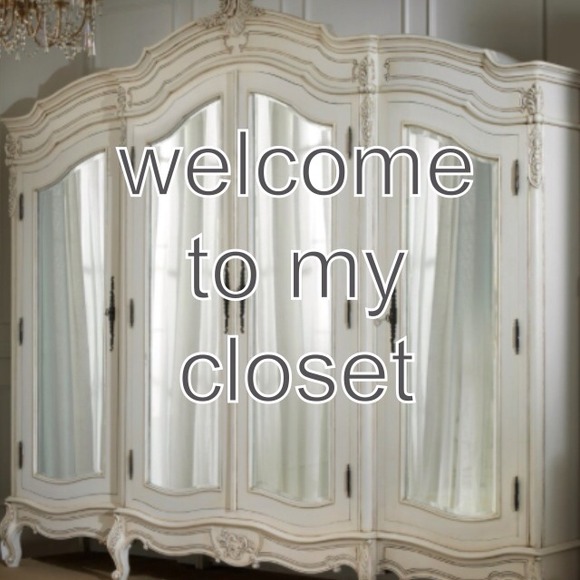 Hello fellow Poshers.....welcome to my closet