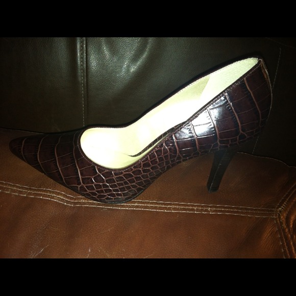 💖SOLD💖Talbots Snakeskin Shoes sz 6 1/2 M - Picture 2 of 8