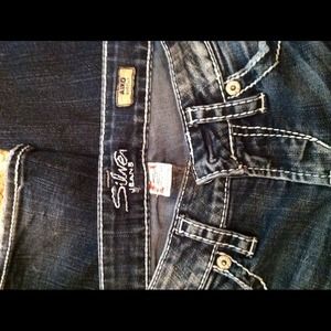 Silver jeans 27/33 aiko boot cut