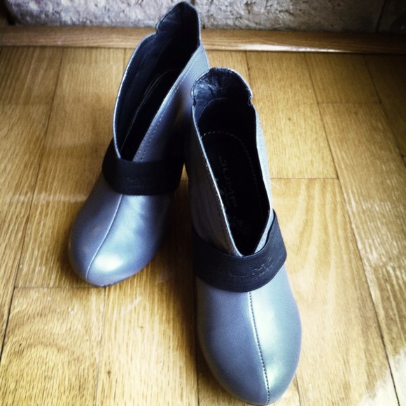 S O L D - Picture 2 of 4