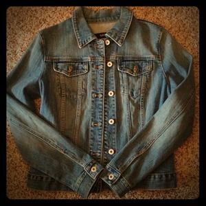 GAP JACKET SIZE MEDIUM