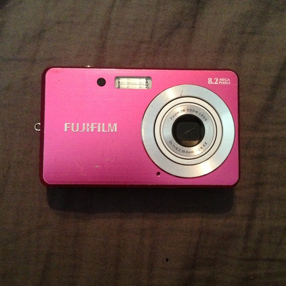 pink fujifilm camera - Picture 1 of 3
