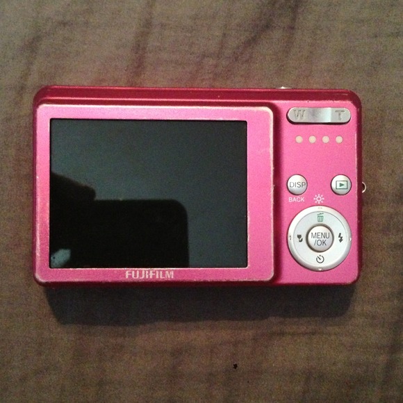 pink fujifilm camera - Picture 2 of 3