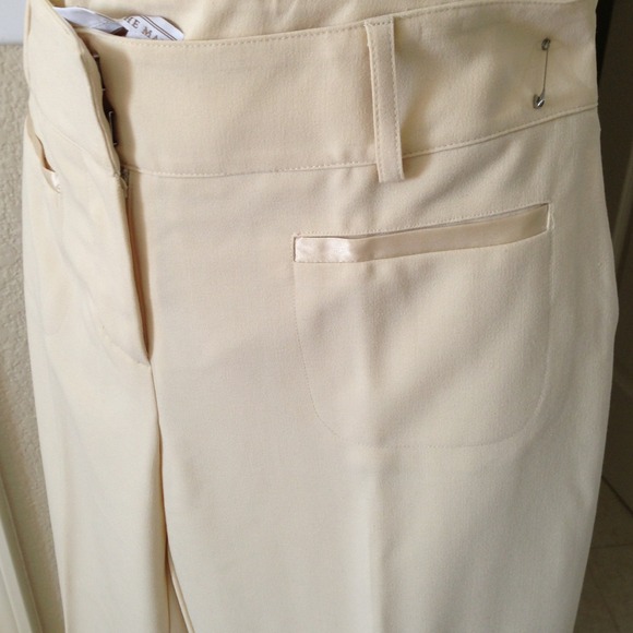 Cream colored pants - Picture 2 of 3