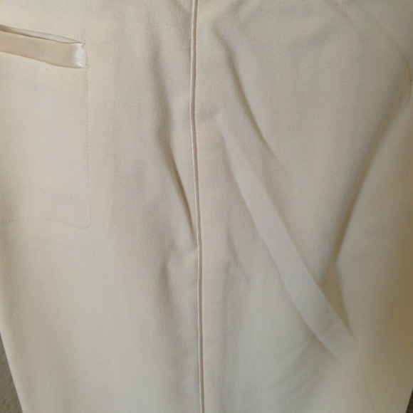 Cream colored pants - Picture 3 of 3