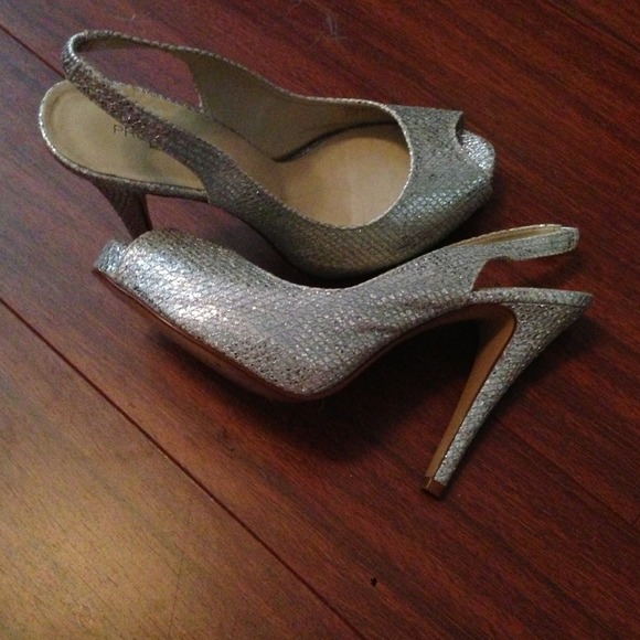 silver glitter sling back heels - Picture 3 of 3