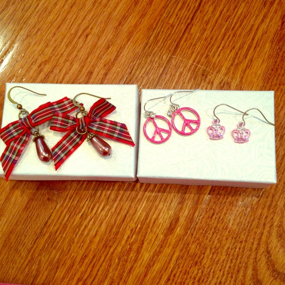 Lot of 3 Earrings