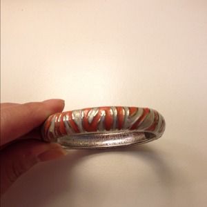 Enamel bracelet shw orange/white