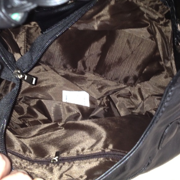 NWT Gorgeous black hobo/handbag! - Picture 3 of 3