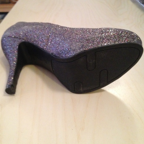 Multicolored pumps - Picture 3 of 4