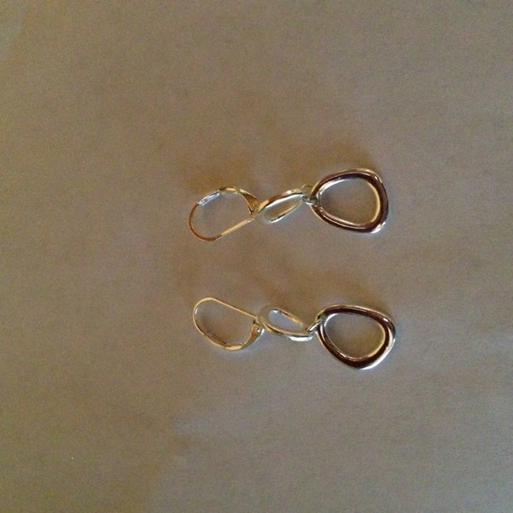 SOLD(Bundle)Silver tone Jewelry set - Picture 2 of 4