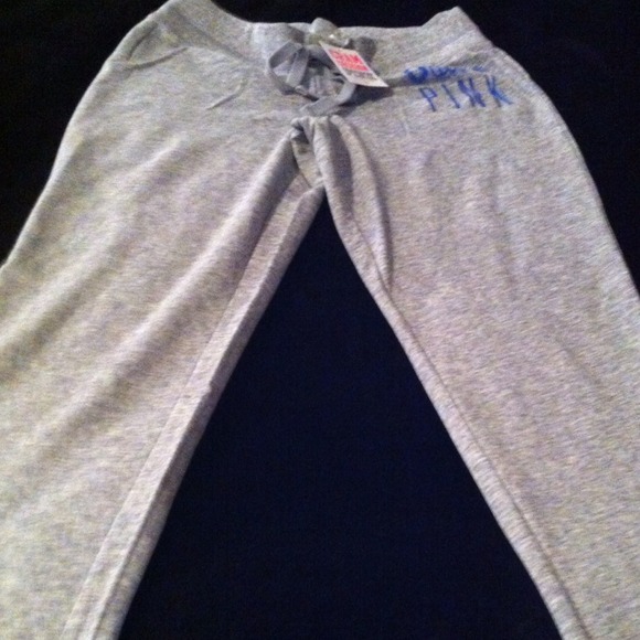🚫🚫SOLD🚫🚫Victoria's Secret pink gators pants