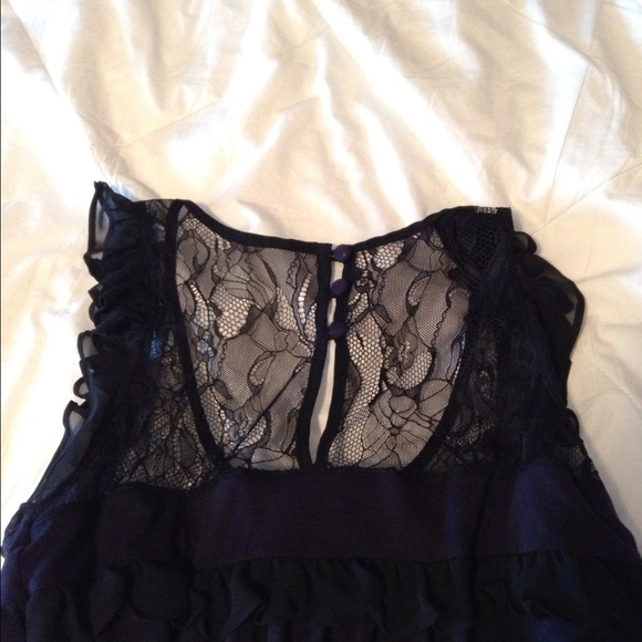 🖤🙅Bra top lace tank🙅🖤 - Picture 3 of 4