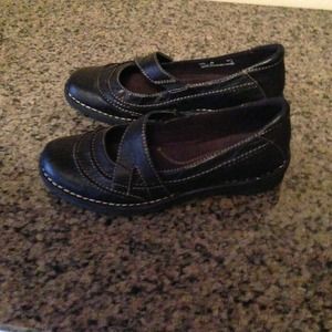 Clark's black leather shoes size 8