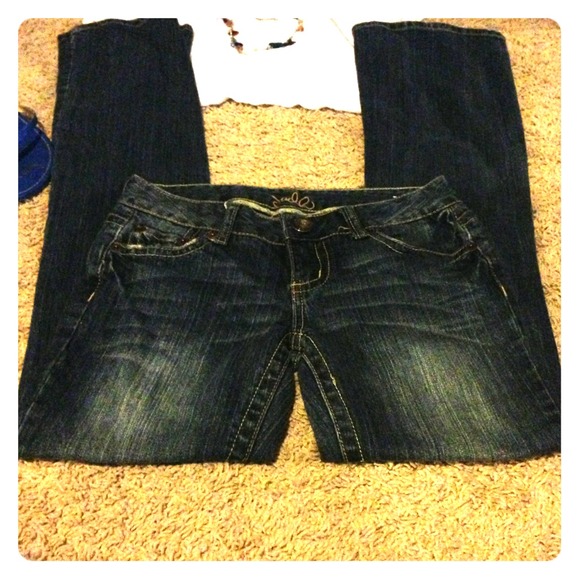✔Sold Bundled ✔Jade 27x35 Jeans Good Condition