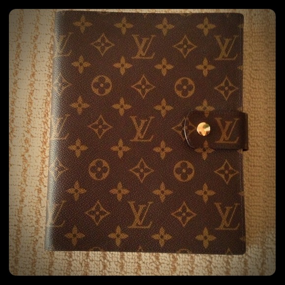 Sold-Authentic LV monogram large ring agenda