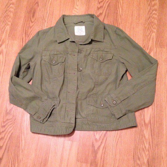 Relativity XL olive/khaki jacket.  **I will bundle