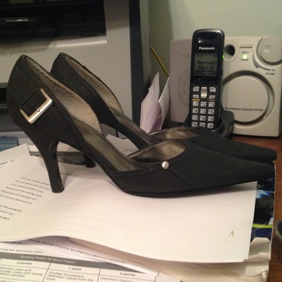 Gloria Vanderbilt shoes