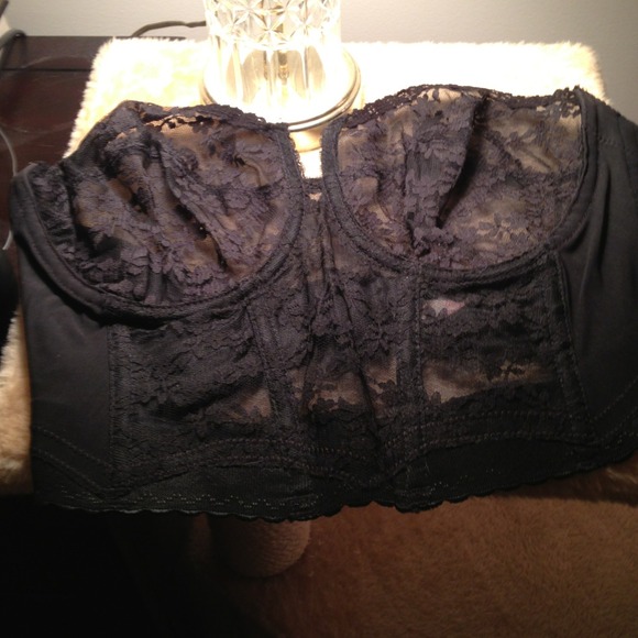 Black backless lace bra ON HOLD