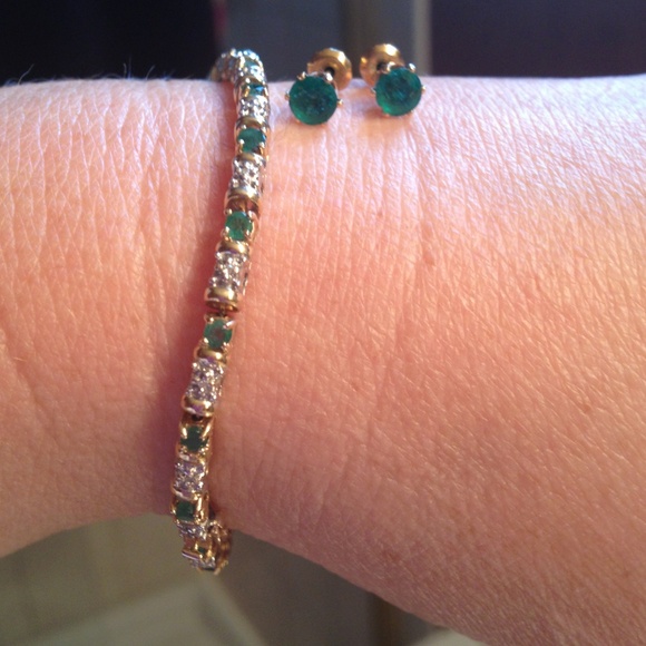 Emerald tennis bracelet with matching earrings