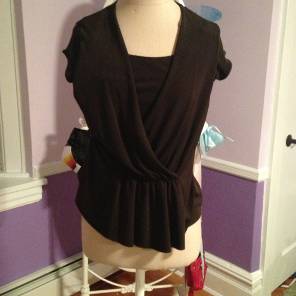 SOLD Cute brown shirt