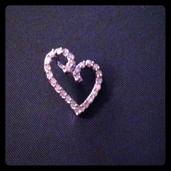 *Sold to necese*10k whitegold heart w/diamond ❌❌