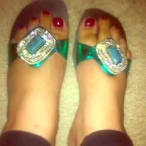 Gorgeous turquoise green flats!