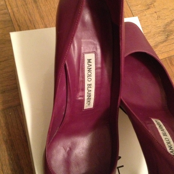 Authentic Manolo Blahniks - Picture 2 of 4