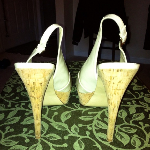Nude Guess pumps - Picture 2 of 4