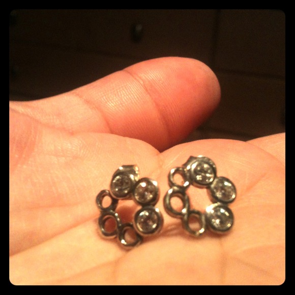 earring are silver