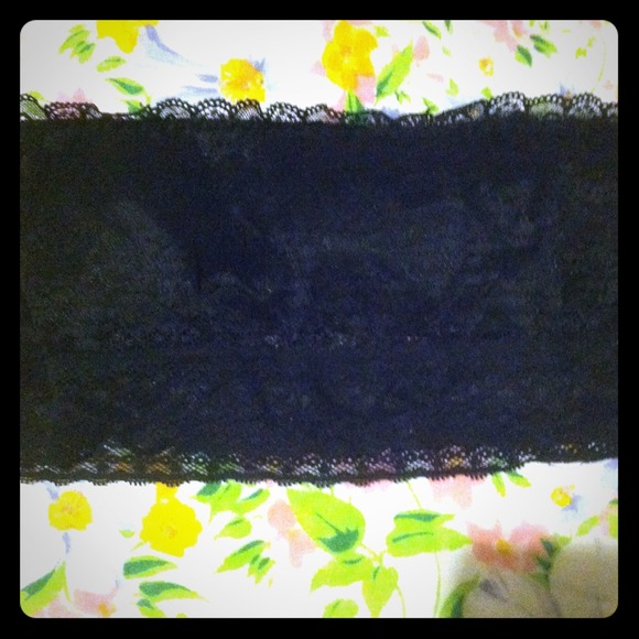 Black lace bandeau top 💗