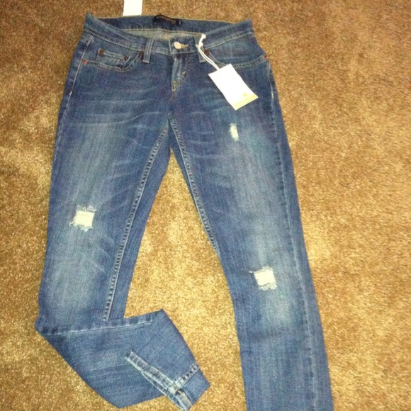 New Levi's Skinny 524