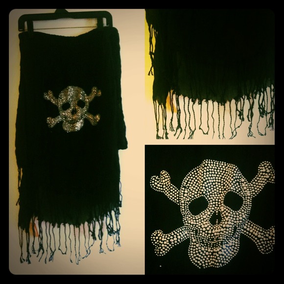 Black scarf!
